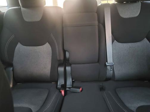 2017 Jeep Cherokee Sport