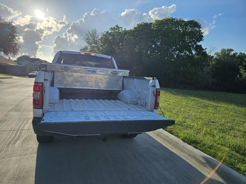 White 2019 Ford F-150 XL