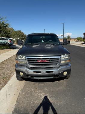 2004 GMC Sierra 2500 SLE H/D Crew Cab