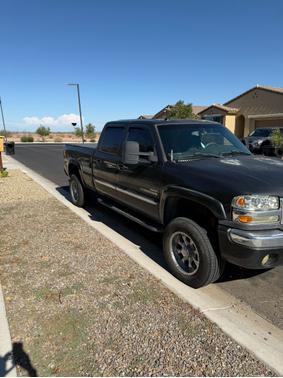 2004 GMC Sierra 2500 SLE H/D Crew Cab