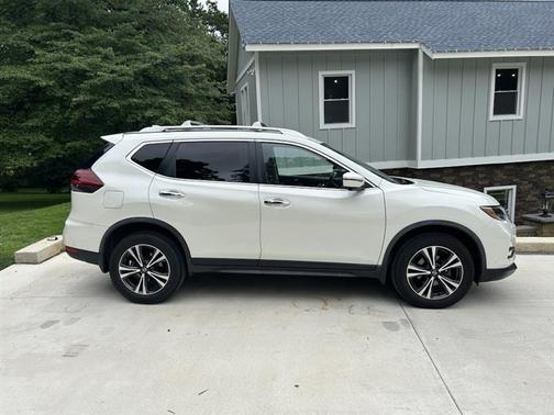 2020 Nissan Rogue SV