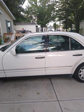 1996 Mercedes-Benz E-Class E320