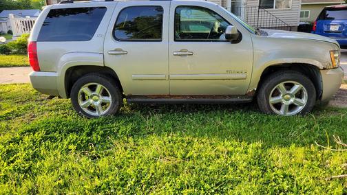 Beige 2007 Chevrolet Tahoe LTZ