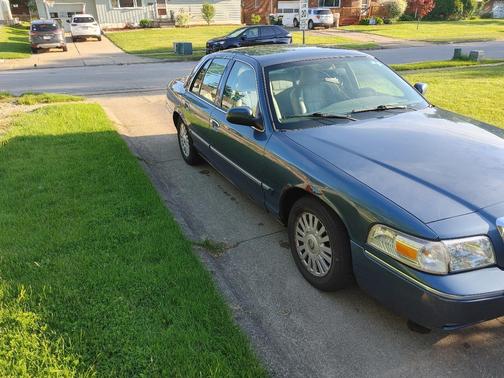 Green 2007 Mercury Grand Marquis LS