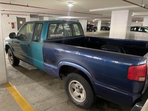 1996 Chevrolet S-10 LS Extended Cab
