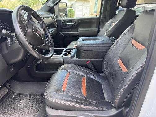 White 2022 GMC Sierra 2500 AT4