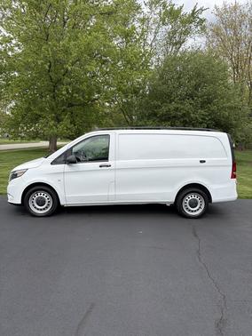 White 2017 Mercedes-Benz Metris Base