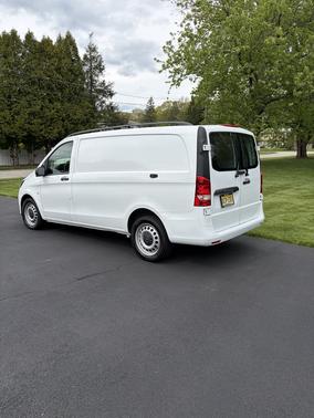 White 2017 Mercedes-Benz Metris Base