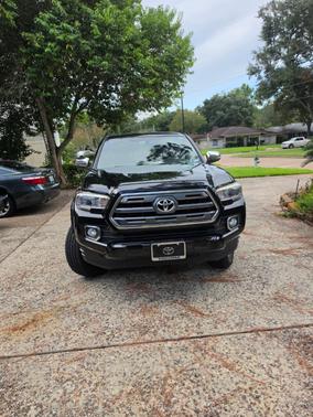 Black 2016 Toyota Tacoma Limited