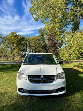White 2018 Dodge Grand Caravan SE