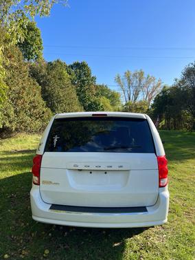 White 2018 Dodge Grand Caravan SE