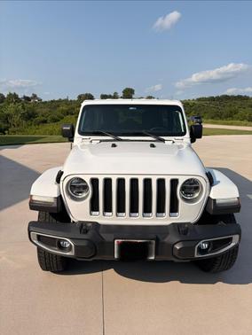 White 2018 Jeep Wrangler Unlimited Sahara