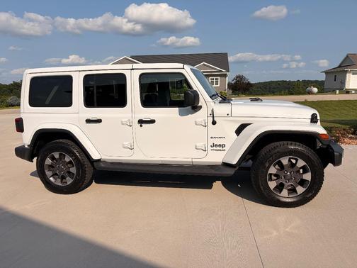 White 2018 Jeep Wrangler Unlimited Sahara