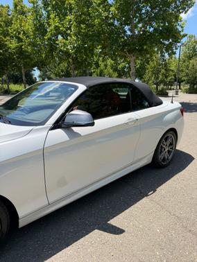White 2016 BMW M235 i