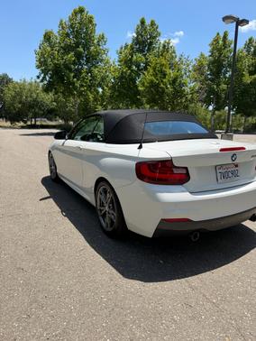 White 2016 BMW M235 i
