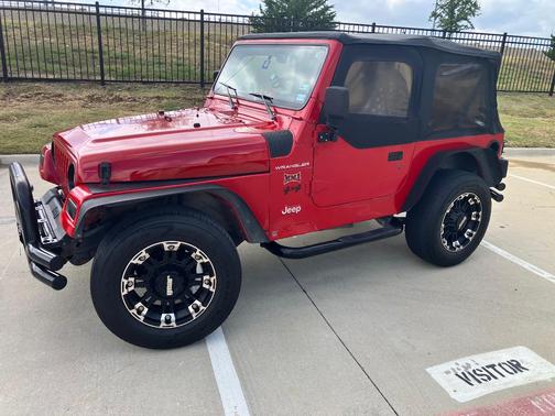Red 2000 Jeep Wrangler SE
