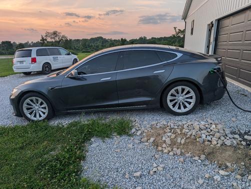 2017 Tesla Model S 75D