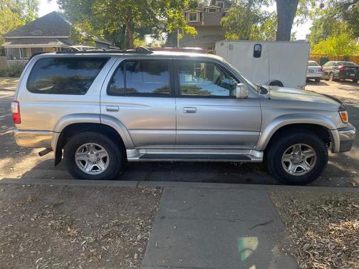 Silver 2002 Toyota 4Runner SR5
