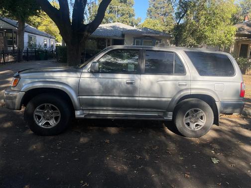 Silver 2002 Toyota 4Runner SR5