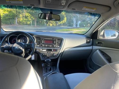 White 2015 Kia Optima LX