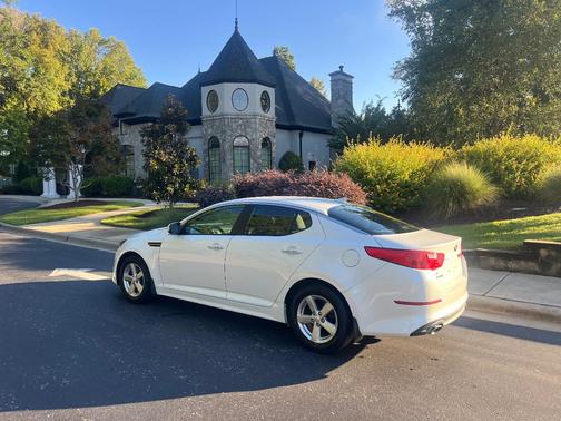 White 2015 Kia Optima LX