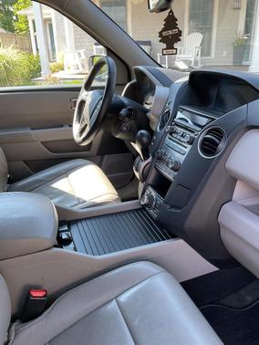 Gray 2014 Honda Pilot Touring