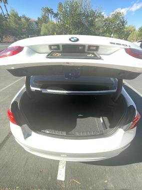 White 2016 BMW 320 i