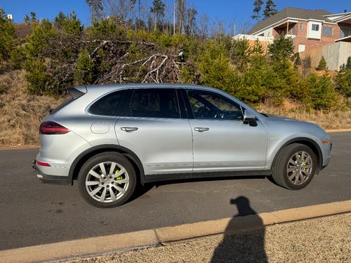 2016 Porsche Cayenne Cayenne S E-Hybrid