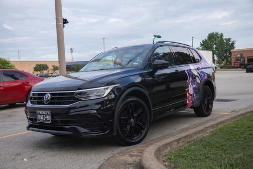 2022 Volkswagen Tiguan 2.0T SE R-Line Black