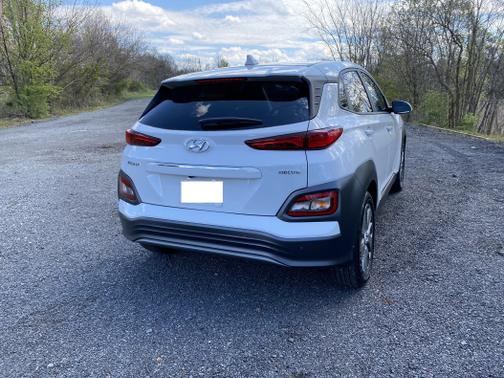 Photo 4 of 30 of 2019 Hyundai Kona EV Ultimate