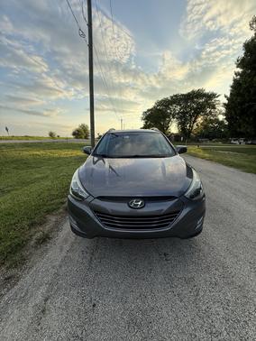 Gray 2014 Hyundai TUCSON SE