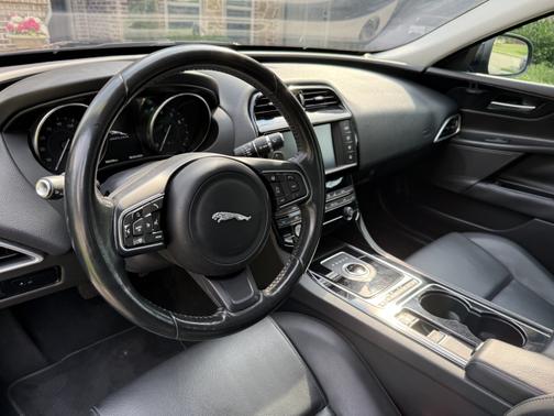 2017 Jaguar XE 25t Premium
