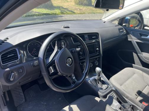2018 Volkswagen Golf SportWagen TSI S