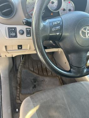 2005 Toyota RAV4 Base