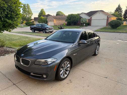 Gray 2016 BMW 528 i xDrive