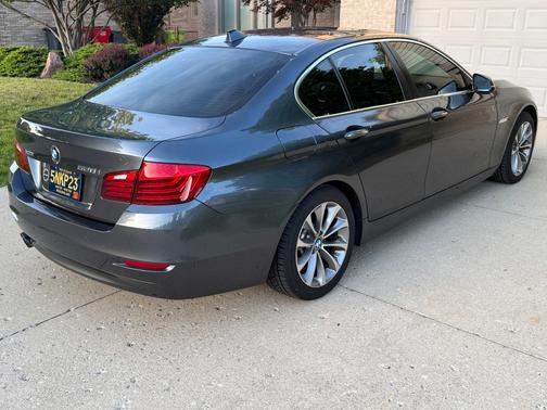 Gray 2016 BMW 528 i xDrive