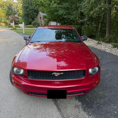 Red 2005 Ford Mustang Premium