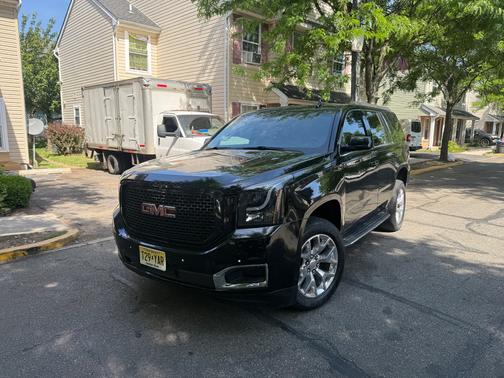 Black 2020 GMC Yukon SLT