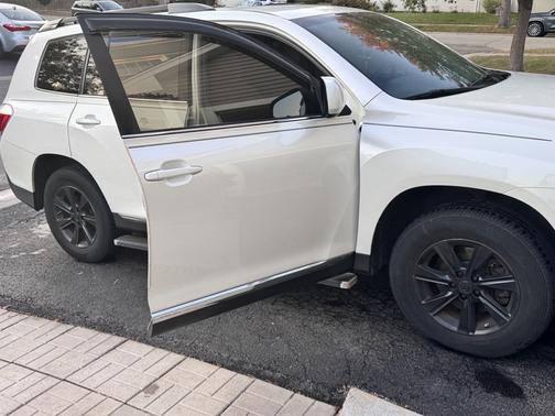 2013 Toyota Highlander SE
