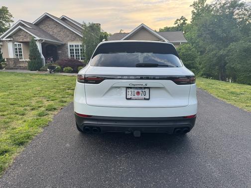 White 2023 Porsche Cayenne Cayenne S Platinum Edition