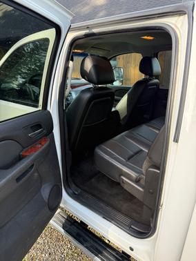White 2010 GMC Sierra 2500 SLT