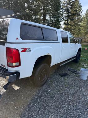 White 2010 GMC Sierra 2500 SLT
