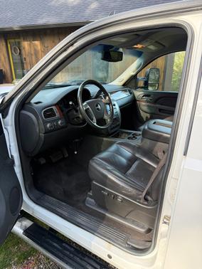 White 2010 GMC Sierra 2500 SLT