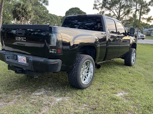 2008 GMC Sierra 2500 SLT H/D Crew Cab