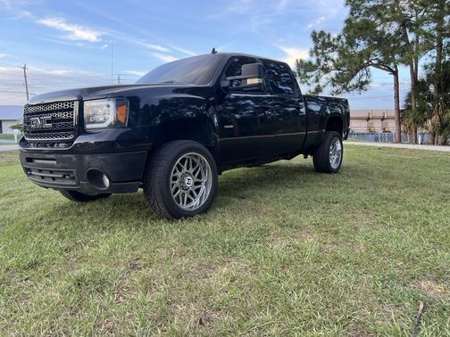 2008 GMC Sierra 2500 SLT H/D Crew Cab