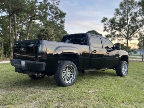 2008 GMC Sierra 2500 SLT H/D Crew Cab