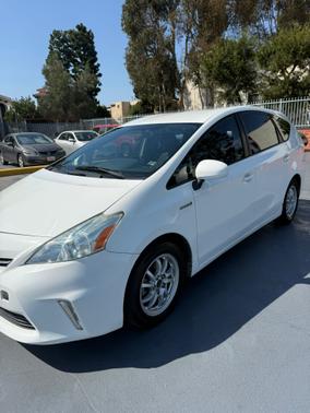 2012 Toyota Prius v Five