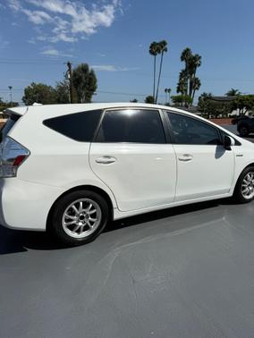 2012 Toyota Prius v Five
