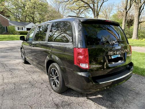 Black 2016 Dodge Grand Caravan R/T
