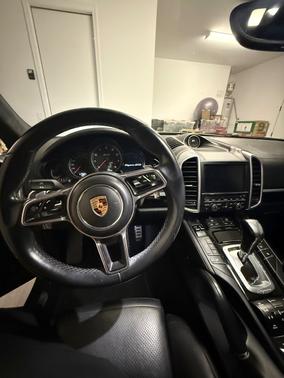 2016 Porsche Cayenne Cayenne GTS